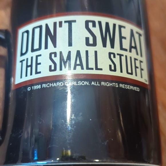 "Don't Sweat The Small Stuff" 1998 Richard Carlson Black Coffee Mug Cup - Picture 3 of 3